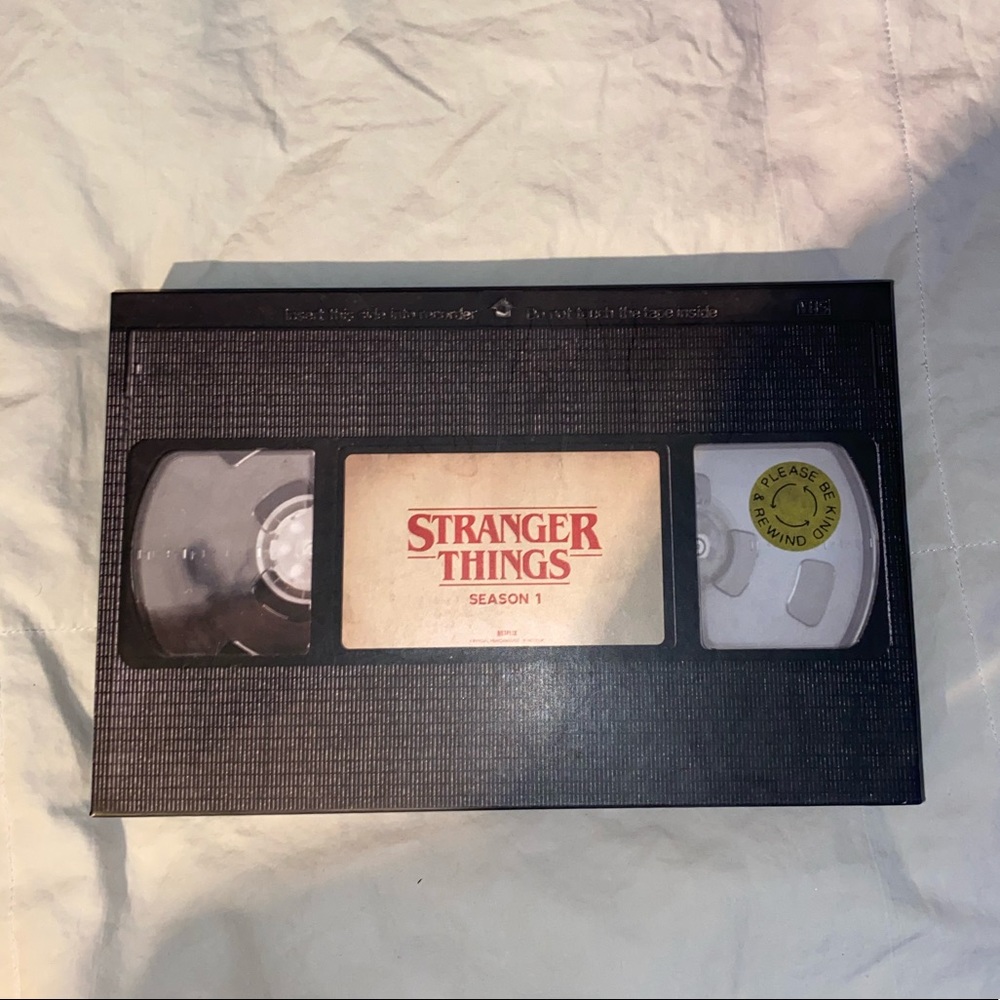 Stranger things season 1 CD kit with LIMITED EDITION POSTER